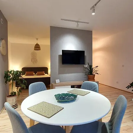 Apartment Zakatek 2 Z Ogrodkiem I Miejscem W Garazu Podziemnym *