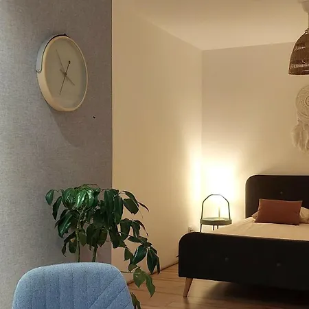 Zakatek 2 Z Ogrodkiem I Miejscem W Garazu Podziemnym アパート ビエルスコ・ビアバ