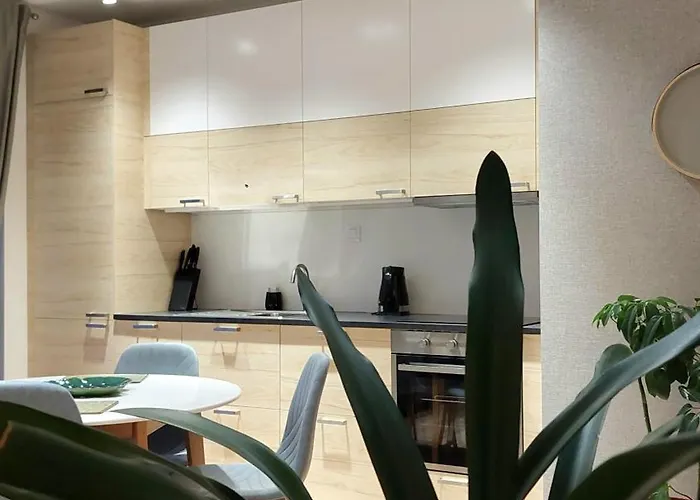 Zakatek 2 Z Ogrodkiem I Miejscem W Garazu Podziemnym