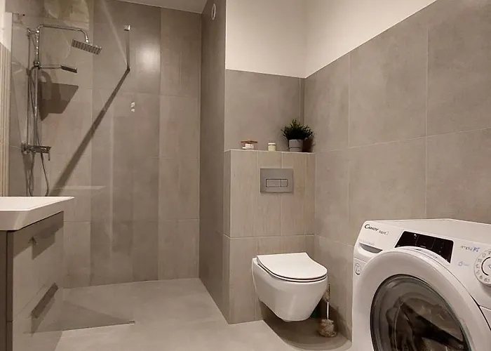 Zakatek 2 Z Ogrodkiem I Miejscem W Garazu Podziemnym Διαμέρισμα