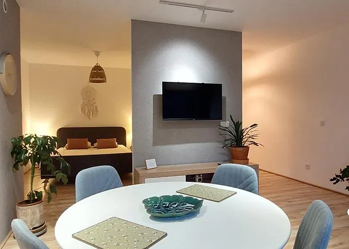 Zakatek 2 Z Ogrodkiem I Miejscem W Garazu Podziemnym *